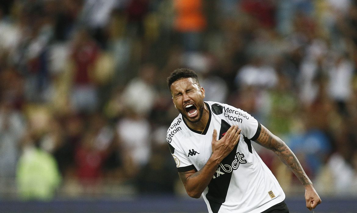 Vasco vence América em jogo atrasado e deixa zona de rebaixamento após 18  rodadas